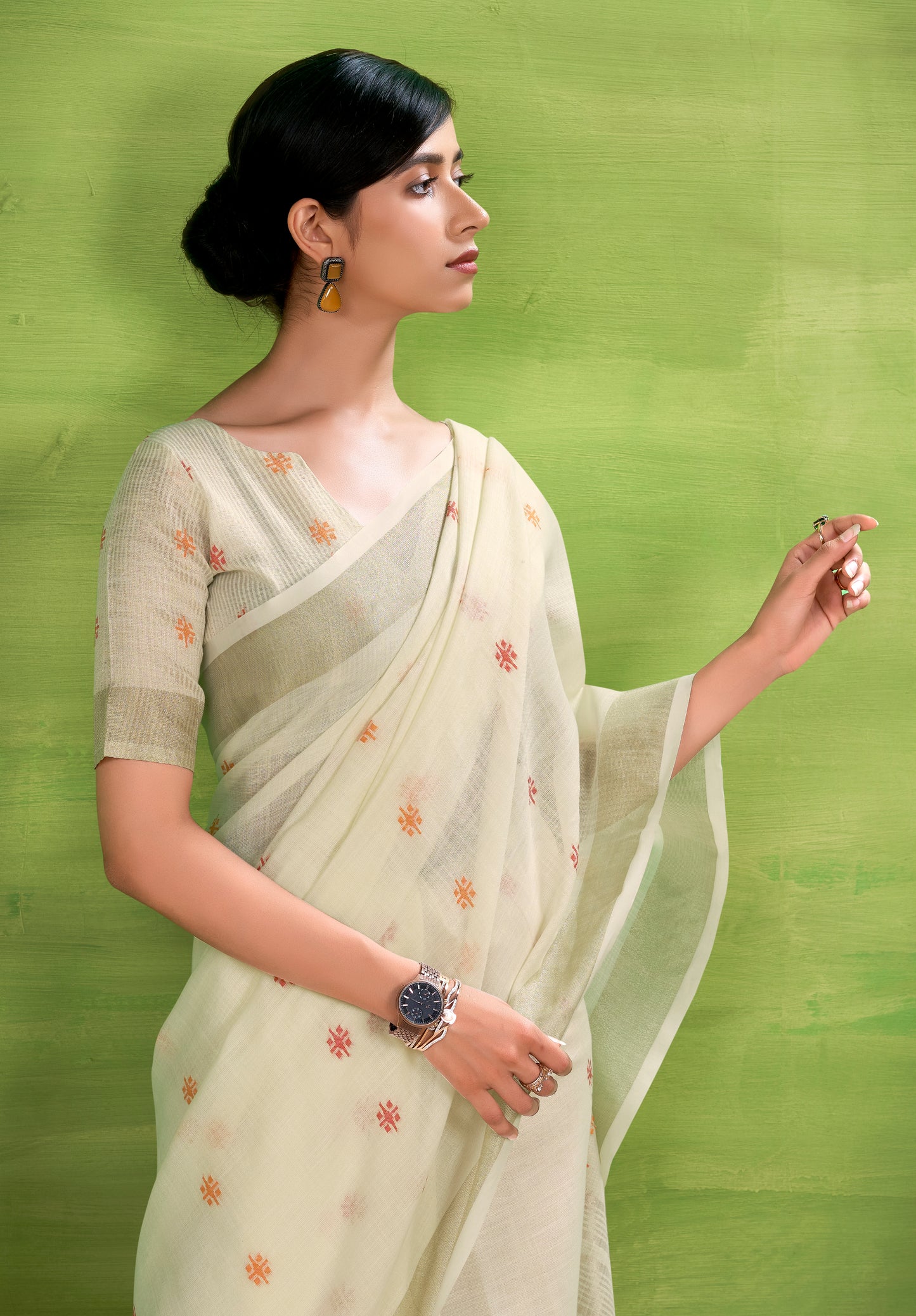 Off-White Linen Easy/Readymade Saree
