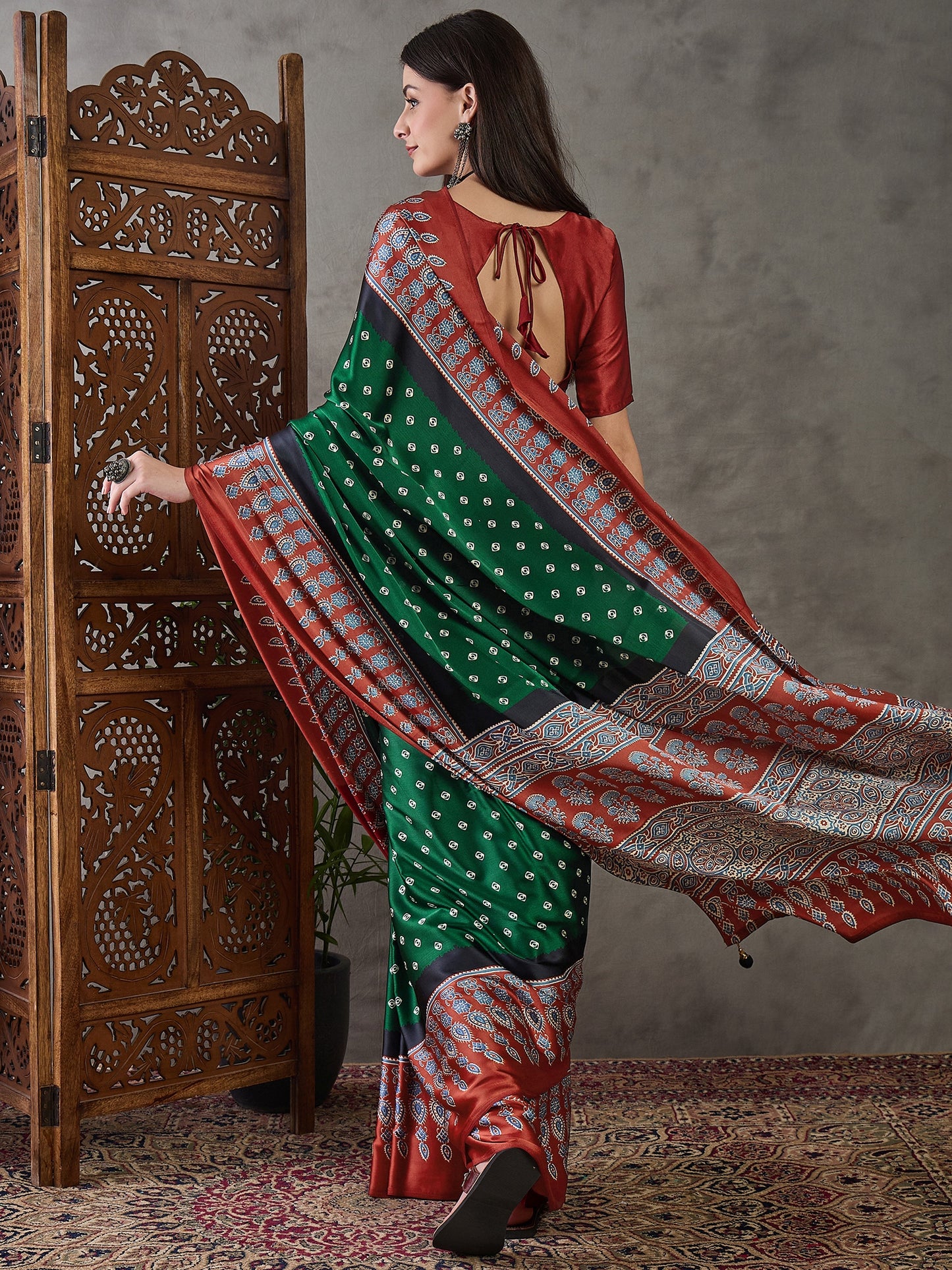 Green & Red Readymade Crepe Silk Saree