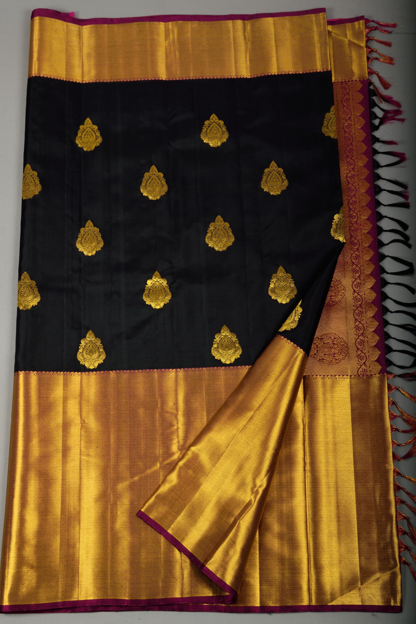 Black Color Pure Handmade Readymade Silk Saree With Silk Mark - Panaash Saree