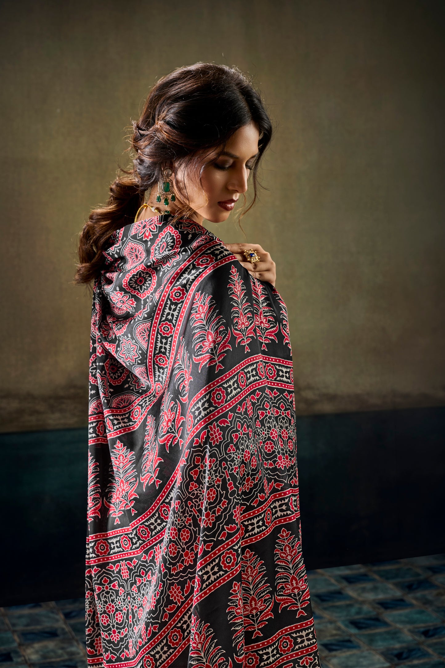 Ready-to-wear easy saree, black fabric with red floral and geometric print drape
