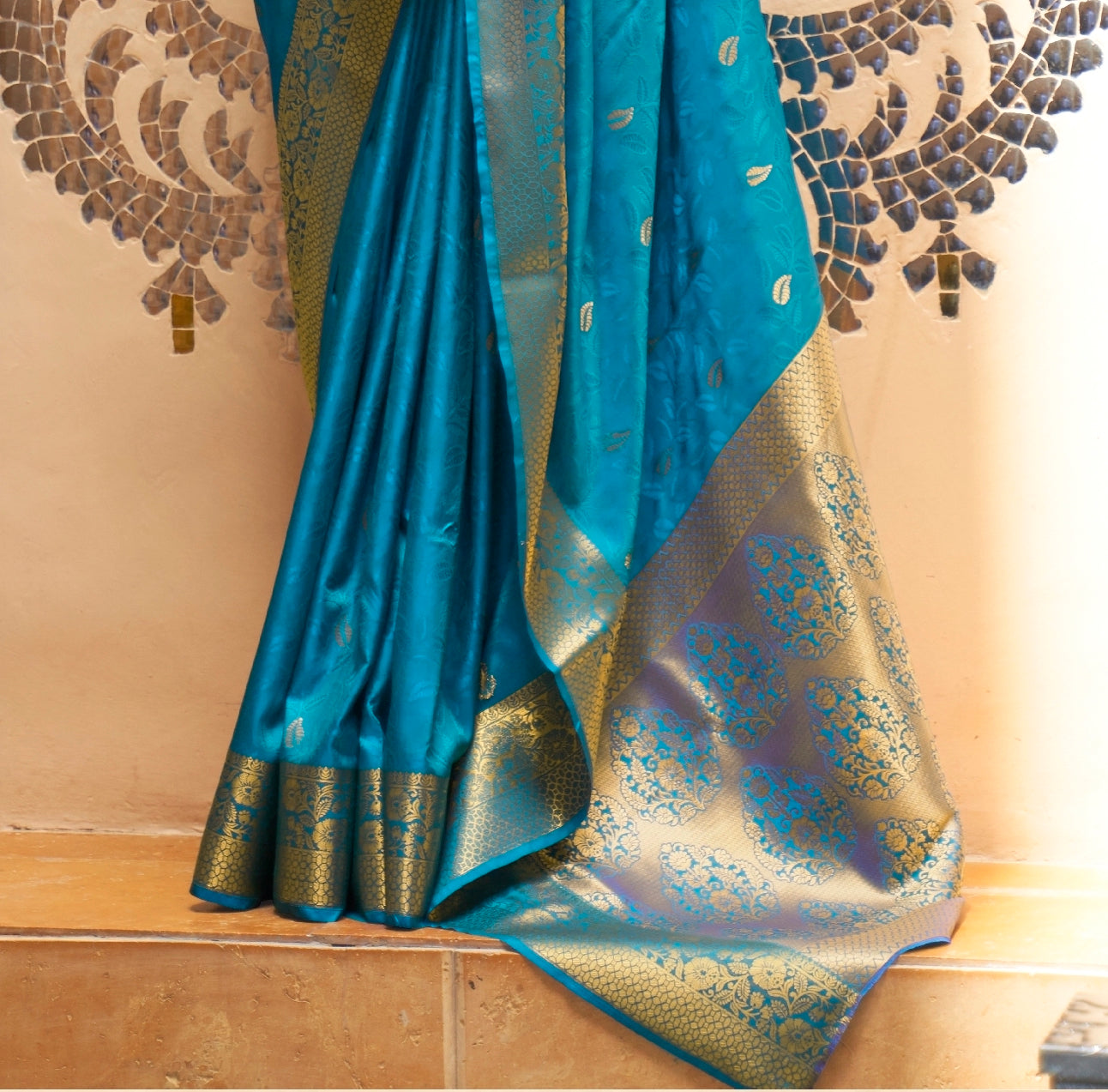 Heavy Lycra Padding Ready To Wear Saree with Metal Belt – Joshindia