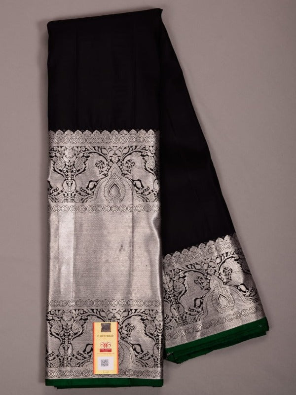 Fabulous black colour Kanchipuram silk saree. - Panaash Saree